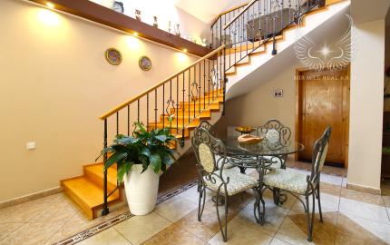 TOP!!! KRÁSNY RODINNÝ DOM S BAZÉNOM A ZÁHRADOU KÚSOK OD ŠALE