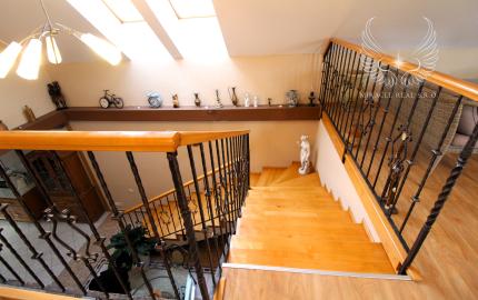 TOP!!! KRÁSNY RODINNÝ DOM S BAZÉNOM A ZÁHRADOU KÚSOK OD ŠALE