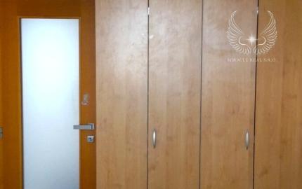 TOP!!! PRIESTRANNÝ 4I BYT S LOGGIOU NA DLHÝCH DIELOCH