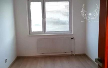 TOP!!! PRIESTRANNÝ 4I BYT S LOGGIOU NA DLHÝCH DIELOCH