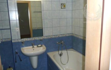 TOP!!! VEĽKÝ, NEZARIADENÝ 3I BYT S LOGGIOU V KARLOVEJ VSI