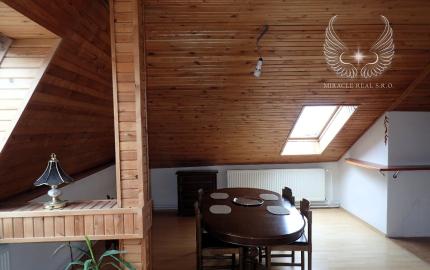 VEĽKÝ 4I PODKROVNÝ BYT S GARÁŽOU A ZÁHRADOU V MLYNSKEJ DOLINE