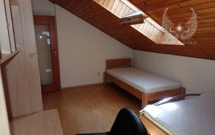 VEĽKÝ 4I PODKROVNÝ BYT S GARÁŽOU A ZÁHRADOU V MLYNSKEJ DOLINE