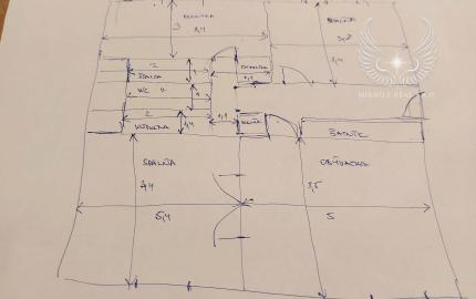TICHÝ 3I BYT S NEPRIECHODNÝMI IZBAMI A S LOGGIOU NA PRAŽSKEJ