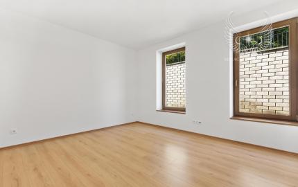 VÝNIMOČNÝ 3PODLAŽNÝ ROD. DOM SO ZÁHRADOU POD LESOM