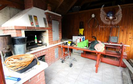 RODINNÝ DOM S BAZÉNOM A ZÁHRADOU KÚSOK OD ŠALE