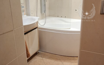 ATYPICKÝ PRIESTRANNÝ 4-IZBOVÝ MEZONET V DÚBRAVKE