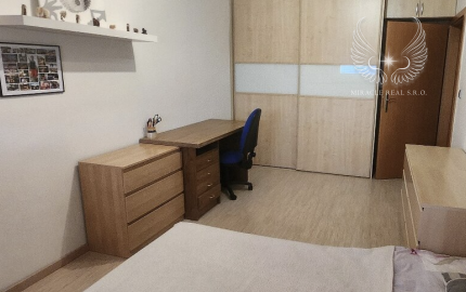 ATYPICKÝ PRIESTRANNÝ 4-IZBOVÝ MEZONET V DÚBRAVKE