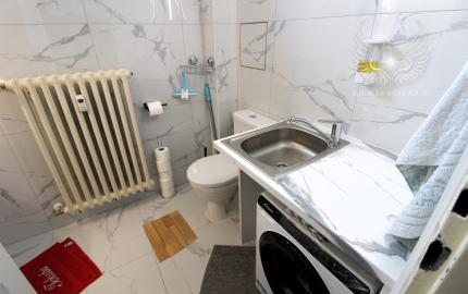 TOP!!! ZARIADENÝ 1I BYT S TERASOU NA GROSSLINGOVEJ