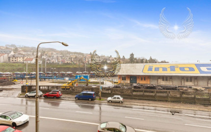 PRÍJEMNÝ A SLNEČNÝ 3I BYT S NEPRIECHODNÝMI IZBAMI A S LOGGIOU