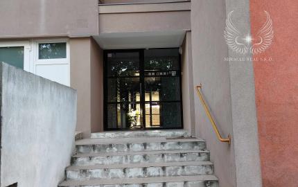 KOMPLET ZARIADENÝ 3I BYT S 2 BALKÓNMI - PET FRIENDLY