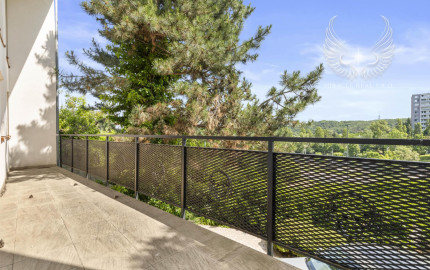 NOVOZREKONŠTRUOVANÝ 3PODLAŽNÝ ROD. DOM SO ZÁHRADOU POD LESOM