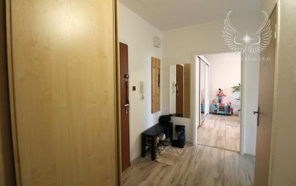 VEĽKÝ, ZREKONŠTRUOVANÝ 1I BYT AJ SO ZARIADENÍM V DÚBRAVKE