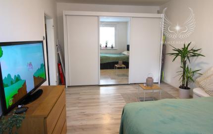 VEĽKÝ, ZREKONŠTRUOVANÝ 1I BYT AJ SO ZARIADENÍM V DÚBRAVKE