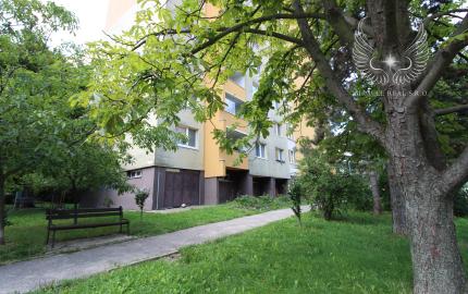 VEĽKÝ, ZREKONŠTRUOVANÝ 1I BYT AJ SO ZARIADENÍM V DÚBRAVKE