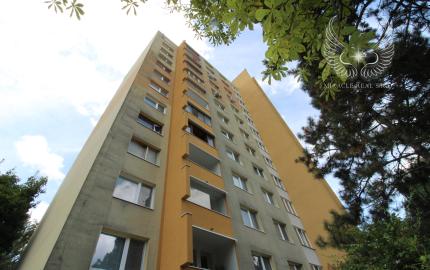 VEĽKÝ, ZREKONŠTRUOVANÝ 1I BYT AJ SO ZARIADENÍM V DÚBRAVKE