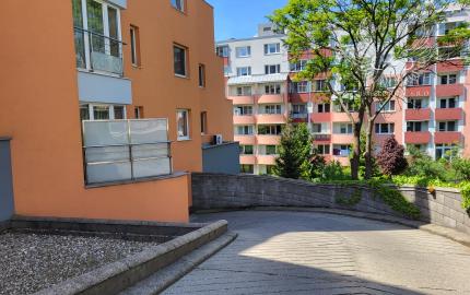 TOP!!! PRIESTRANNÁ GARÁŽ NA MAJERNÍKOVEJ