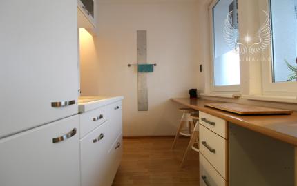 REZERVOVANÉ!!! ZREKONŠTRUOVANÝ 1I BYT S VEĽKOU LOGGIOU PRI LÍŠČOM ÚDOLÍ