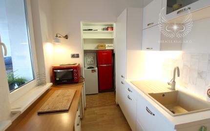 REZERVOVANÉ!!! ZREKONŠTRUOVANÝ 1I BYT S VEĽKOU LOGGIOU PRI LÍŠČOM ÚDOLÍ