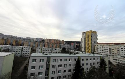 REZERVOVANÉ!!! ZREKONŠTRUOVANÝ 1I BYT S VEĽKOU LOGGIOU PRI LÍŠČOM ÚDOLÍ