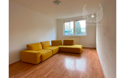 Priestranný 3izbový byt na prenájom s 2mi parkovacími miestami