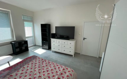 Väčší 1izbový byt na prenájom, v Rači s povolením domácich zvierat