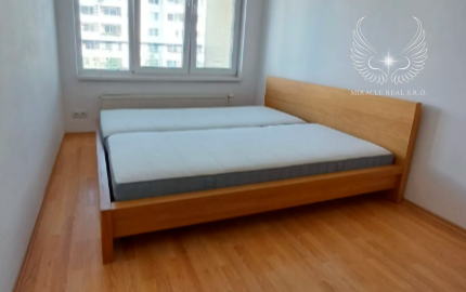 Na prenájom 2izbový byt v obľúbenej lokalite (Zimný štadión)