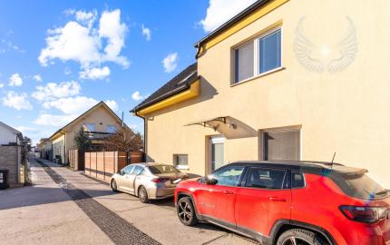 PREDAJ 5IZBOVÝ ROD. DOM SO ZÁHRADOU A PARKOVANÍM V NOVOSTAVBE