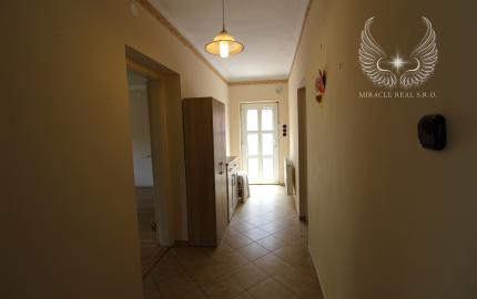 TOP!!! ZREKONŠTRUOVANÝ RD S VEĽKÝM POZEMKOM 939m2