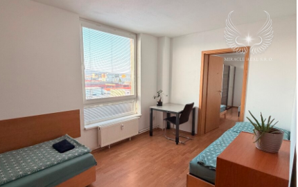 Veľkoryso riešený 4izbový byt na predaj, BA