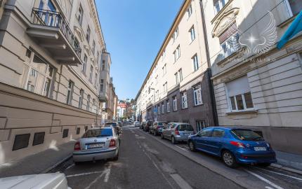 Luxusný 2-izbový byt s výhľadom na Bratislavský hrad – Gunduličova ulica
