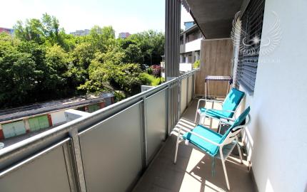 TOP!!! MODERNÝ 2I APARTMÁN S VEĽKÝM BALKÓNOM A PARKOVANÍM V NOVOSTAVBE