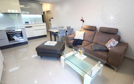 TOP!!! MODERNÝ 2I APARTMÁN S VEĽKÝM BALKÓNOM A PARKOVANÍM V NOVOSTAVBE