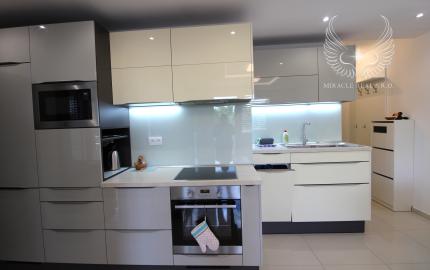 TOP!!! MODERNÝ 2I APARTMÁN S VEĽKÝM BALKÓNOM A PARKOVANÍM V NOVOSTAVBE