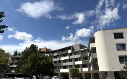 TOP!!! MODERNÝ 2I APARTMÁN S VEĽKÝM BALKÓNOM A PARKOVANÍM V NOVOSTAVBE