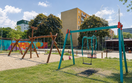 PRIESTRANNÝ, KOMPLETNE ZREKONŠTRUOVANÝ 3I BYT S BALKÓNOM NA HABURSKEJ