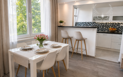 PRIESTRANNÝ, KOMPLETNE ZREKONŠTRUOVANÝ 3I BYT S BALKÓNOM NA HABURSKEJ