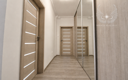 PRIESTRANNÝ, KOMPLETNE ZREKONŠTRUOVANÝ 3I BYT S BALKÓNOM NA HABURSKEJ