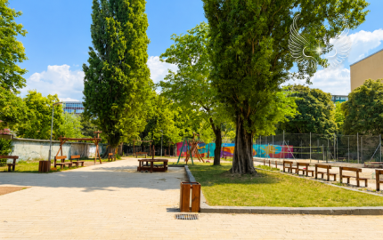 PRIESTRANNÝ, KOMPLETNE ZREKONŠTRUOVANÝ 3I BYT S BALKÓNOM NA HABURSKEJ