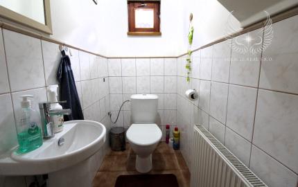 TOP!!! KRÁSNY RODINNÝ DOM S BAZÉNOM A ZÁHRADOU KÚSOK OD ŠALE