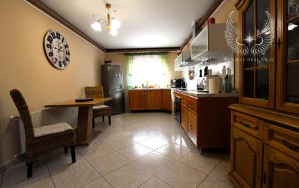 TOP!!! KRÁSNY RODINNÝ DOM S BAZÉNOM A ZÁHRADOU KÚSOK OD ŠALE