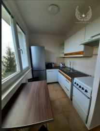 NOVOZREKONŠTRUOVANÝ 2I BYT S NEPRIECHODNÝMI IZBAMI NA KPT. RAŠU