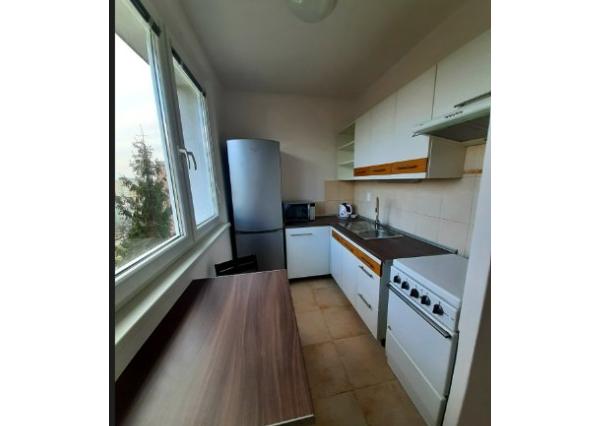 NOVOZREKONŠTRUOVANÝ 2I BYT S NEPRIECHODNÝMI IZBAMI NA KPT. RAŠU