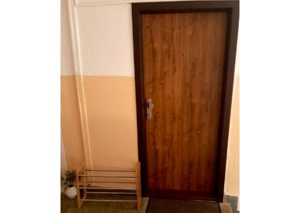 NOVOZREKONŠTRUOVANÝ 2I BYT S NEPRIECHODNÝMI IZBAMI NA KPT. RAŠU