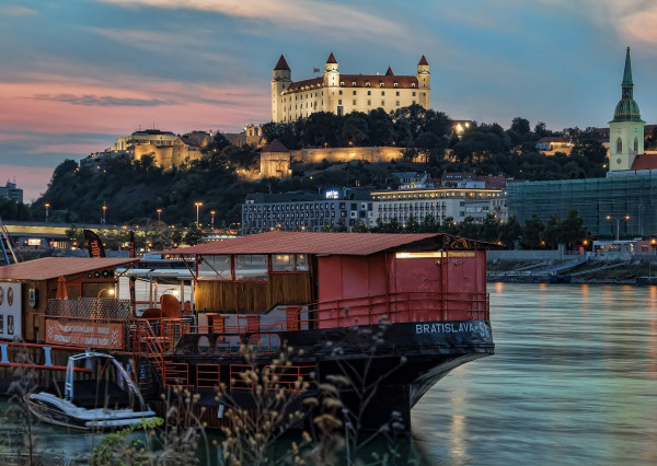 SÚRNE HĽADÁM PRE KLIENTA S HOTOVOSŤOU 2I BYT NA DLHÝCH DIELOCH