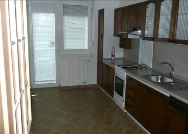 TOP!!! VEĽKÝ, NEZARIADENÝ 3I BYT S LOGGIOU V KARLOVEJ VSI