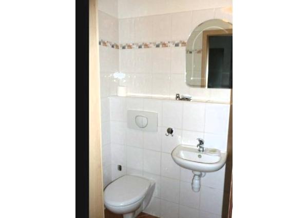 TOP!!! VEĽKÝ, NEZARIADENÝ 3I BYT S LOGGIOU V KARLOVEJ VSI