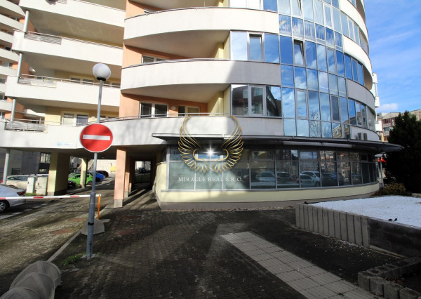 VÝHODNÁ PONUKA!!! KRÁSNE PRIESTORY VHODNÉ NA AMBULANCIE ALEBO KANCELÁRIE S PARKINGOM