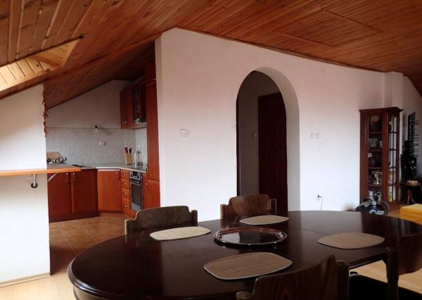 VEĽKÝ 4I PODKROVNÝ BYT S GARÁŽOU A ZÁHRADOU V MLYNSKEJ DOLINE