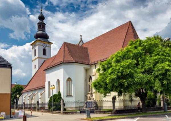 HĽADÁM PRE KLIENTKU PODNÁJOM V LOKALITE PEZINOK A SENEC